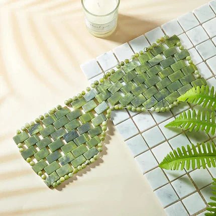 Les secrets d’un massage facial avec un masque en pierre naturelle - Ma Belle Nuit