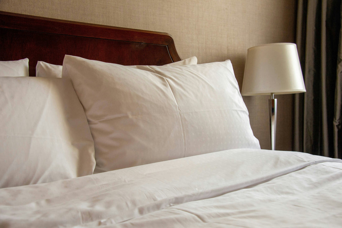 Quelle différence entre un oreiller classique et un oreiller ergonomique ? - Ma Belle Nuit