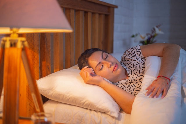 Dormir sur le côté : l’oreiller idéal pour un bon alignement